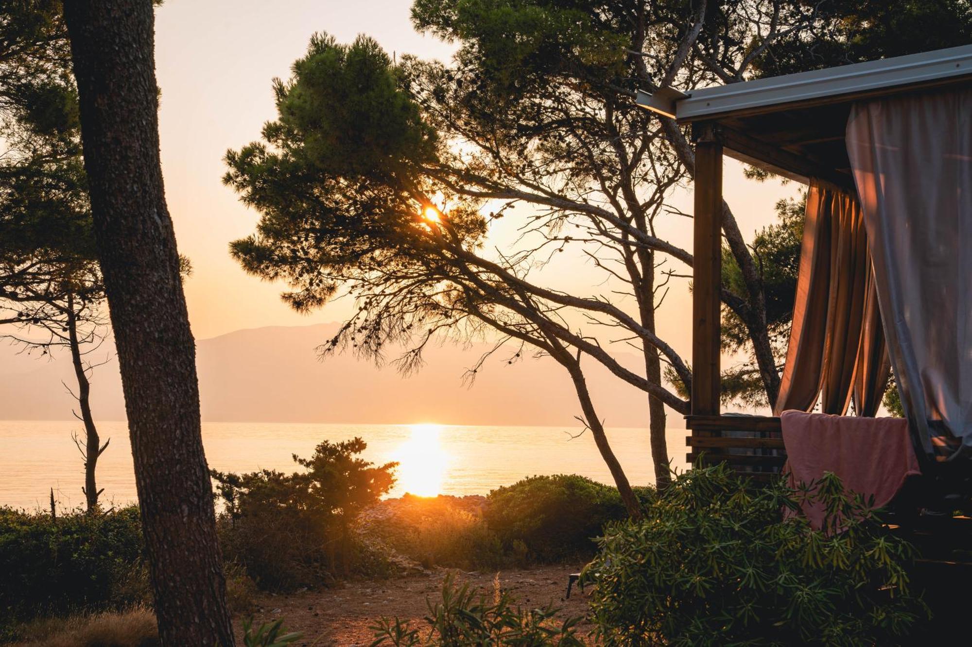 Boutique Camping Bunja Supetar Bagian luar foto